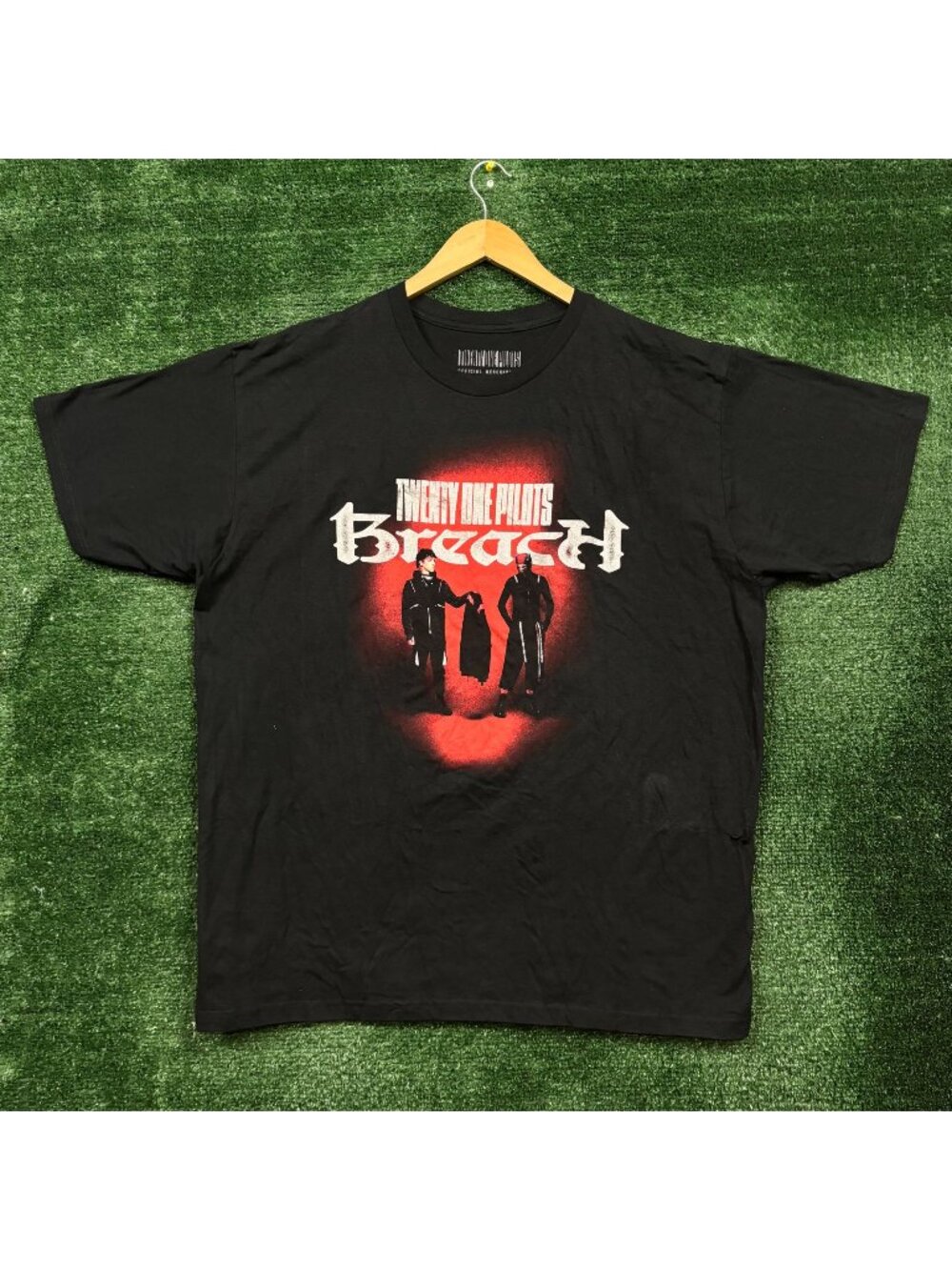 Twenty One Pilots Breach T-Shirt Size 2XL